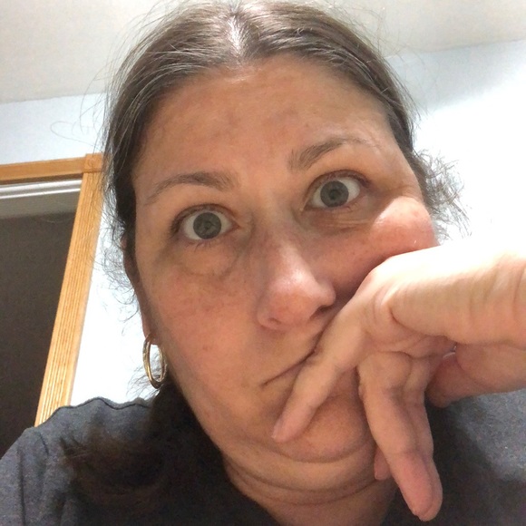 Meet your Posher, Holly - Picture 1 of 1